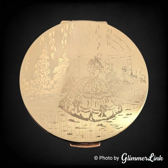 Vintage 1950 Stratton Crinoline Lady Garden Scene Gold Tone Compact - Picture 1 of 10